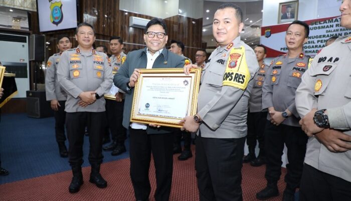 Kapolres Langkat Dapat Penghargaan Dari Ombudsman RI 