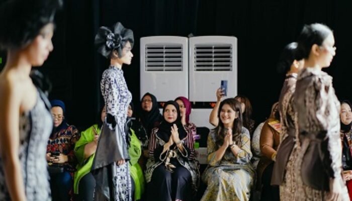 MMF 2023 Meriah, Ny Kahiyang Ayu Apresiasi Hasil Karya Para Desainer