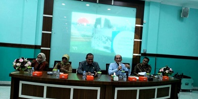 PARA narasumber INDEF School of Political Economy (ISPE) yang digelar Pascasarjana UMA bekerjasama dengan INDEF, di Convention Hall Kampus 2 UMA, Jl. Sei Serayu Medan, Selasa-Rabu (12-13/12). Waspada/Ist