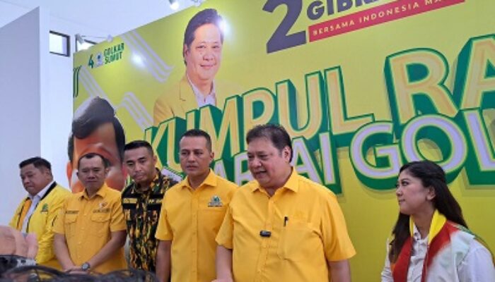 Puluhan Ribu Massa Teriak Ijeck Gubernur