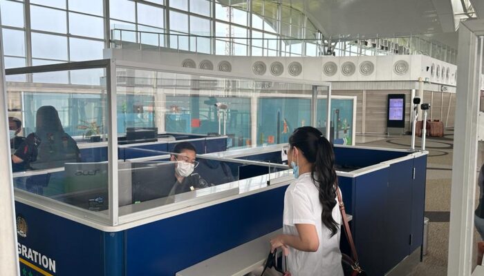 Klarifikasi Penundaan Keberangkatan Penumpang di Tempat Pemeriksaan Imigrasi, Bandar Udara Internasional Kualanamu, Deli Serdang