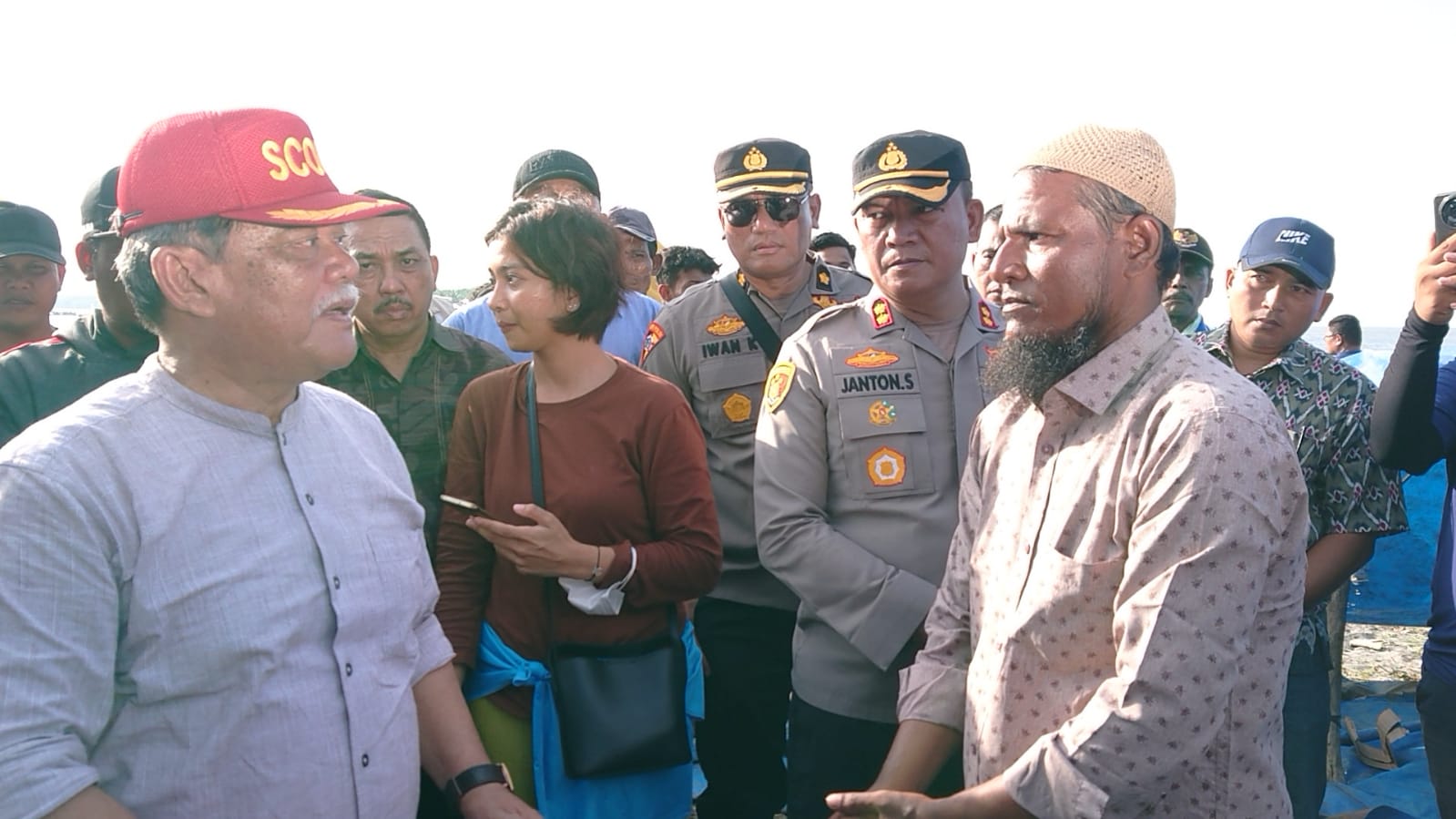Bupati DS Bantu Makanan, Obat Dan Turunkan Nakes Periksa Imigran Rohingya