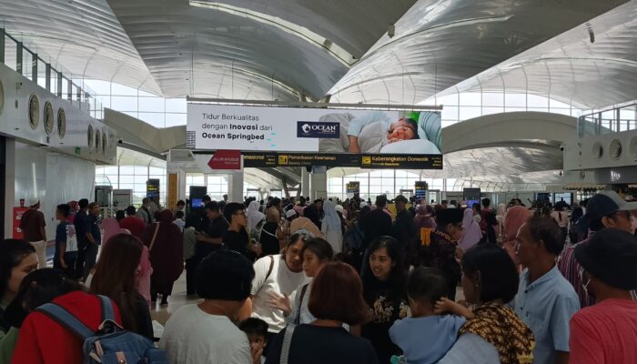 Arus Balik Liburan Penumpang Padat Di KNIA