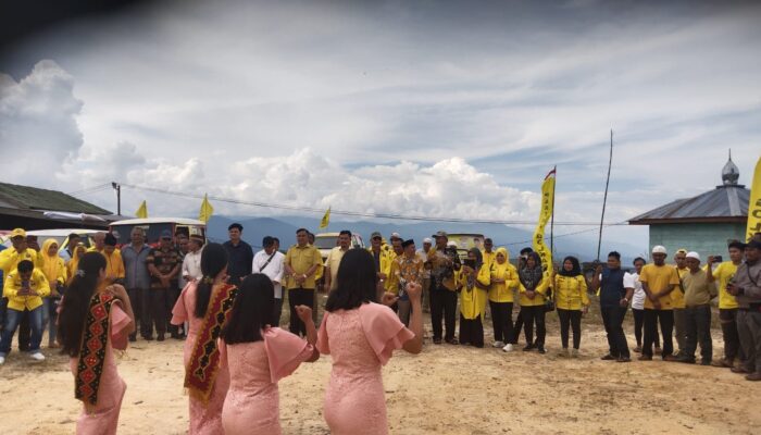 Salim Fakhry Caleg DPR-RI Dapil I Aceh Disambut Tarian Suku Nias
