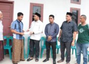 Pemkab Aceh Besar Serahkan Bantuan Untuk Korban Kebakaran Di Aneuk Galong Titi