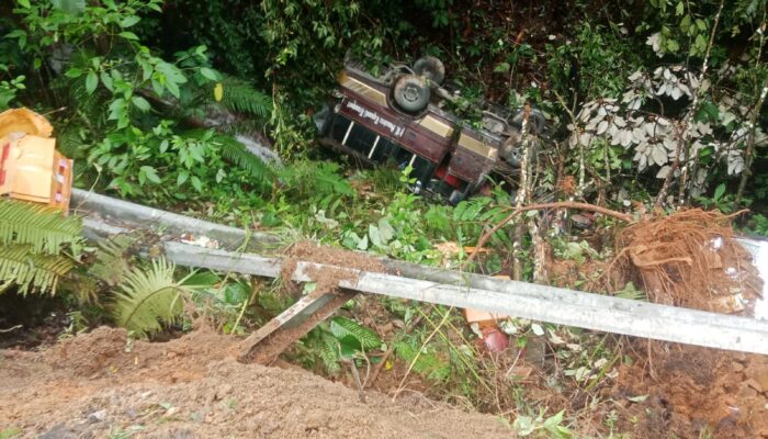Bus STT Masuk Jurang 30 Meter, 2 Meninggal 11 Luka-luka