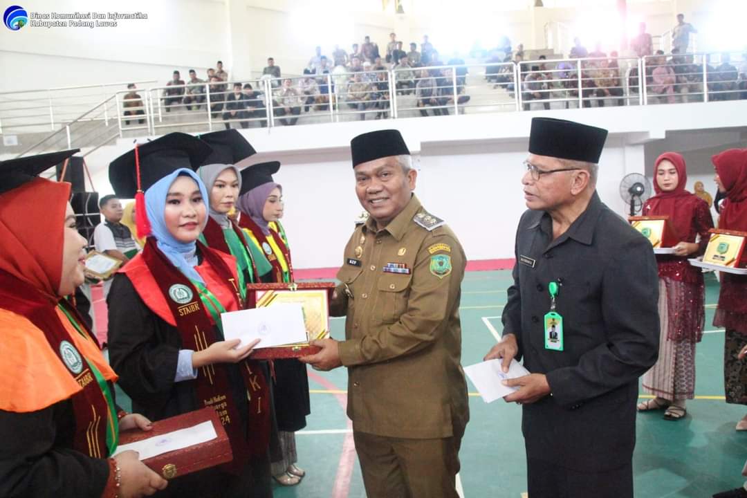 Windy Meilani Lubis, Anak Penjual Goreng Dapat Beasiswa S2 Windy Meilani Lubis, Anak Penjual Goreng Dapat Beasiswa S2
