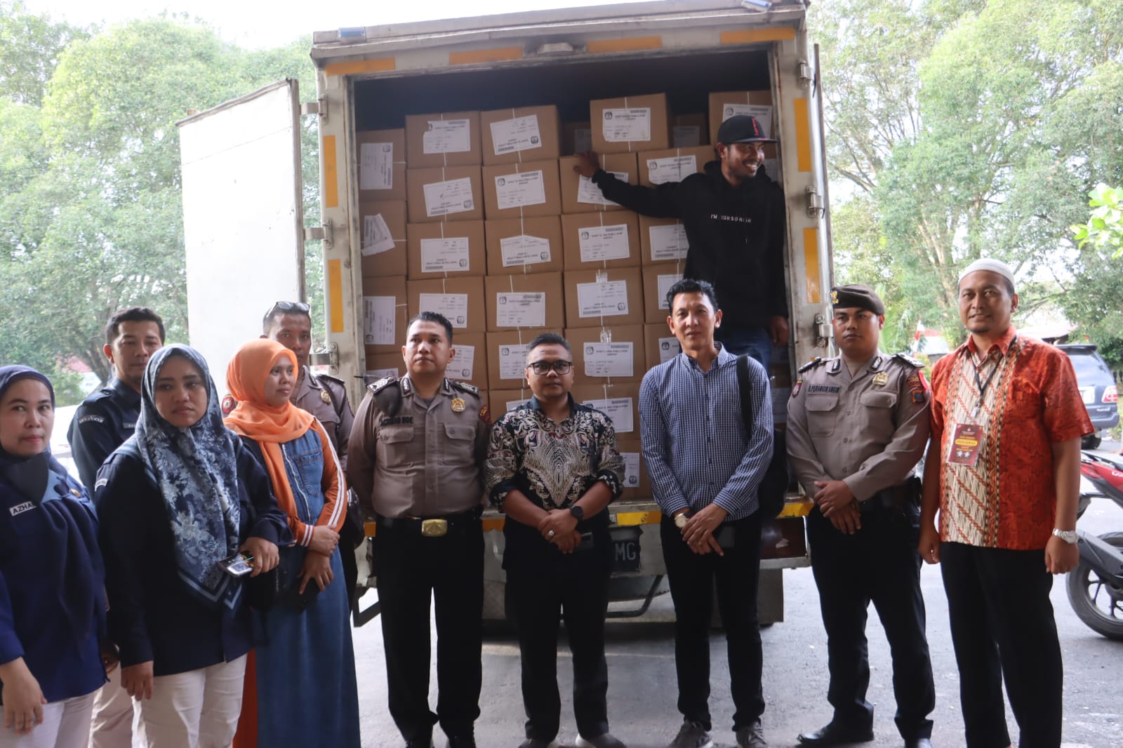 Polres Langkat Amankan Distribusi Logistik  Pemilu 2024 