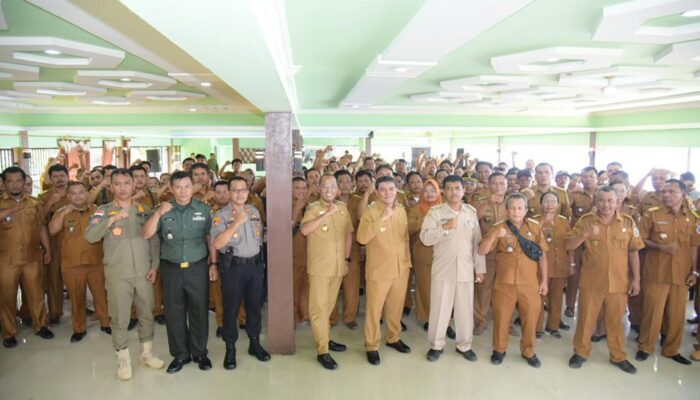 Pj Bupati Tapteng Minta Seluruh Kades Laksanakan Pemerintahan Dengan Baik