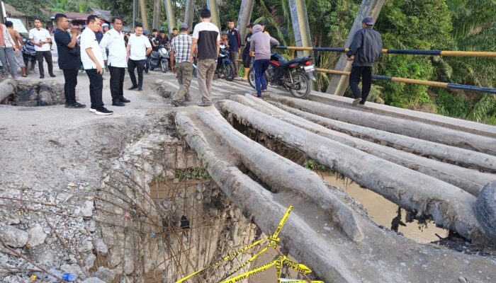 Presiden Jokowi Diminta Perbaiki Jembatan Titi Besi