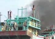 Kejari Langsa Bakar Dua Kapal Asing