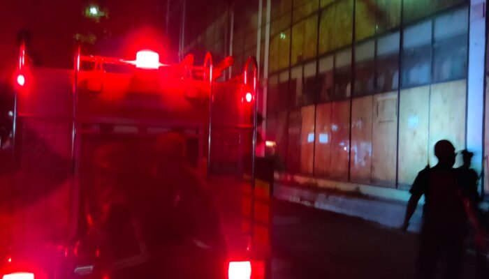 9 Kios Pusat Pasar Terbakar