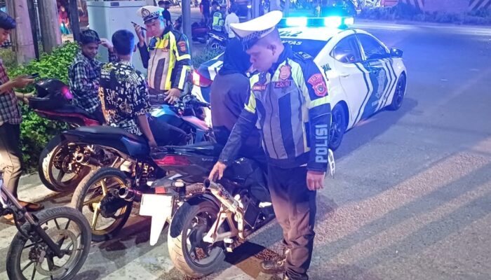 Patroli Malam Minggu, Satlantas Polres Pijay Amankan Kendaraan Knalpot Brong