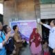 Anggota komisi VII DPR RI Hendri Sitompul secara simbolis melakukan penyalaan di rumah Jamilah salah satu penerima manfaat Program BPBL warga Kelurahan Belawan I, Kecamatan Medan Belawan, Sumatera Utara.