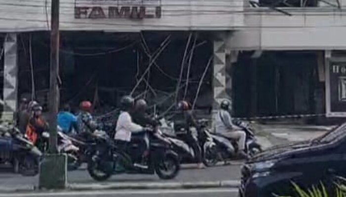 Ledakan Dari RM Famili Hancurkan Kaca Gedung Di Sekitarnya