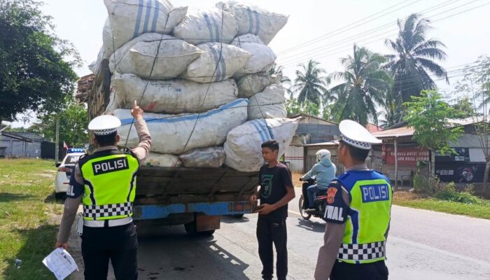 Tindak Tegas Truk Overload