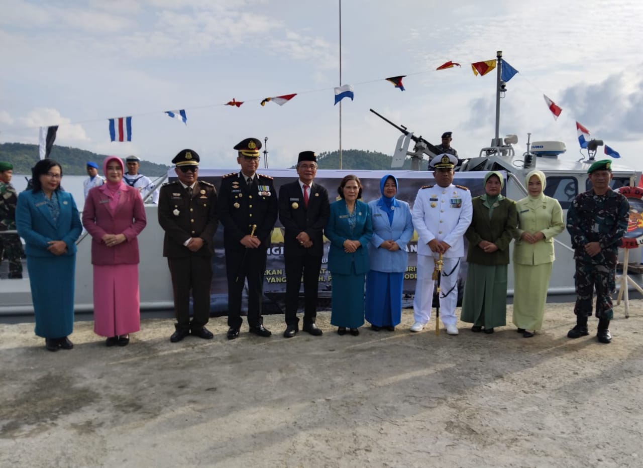 Peringati Hari Dharma Samudra: Lanal Nias Tabur Bunga Peringati Hari Dharma Samudra: Lanal Nias Tabur Bunga