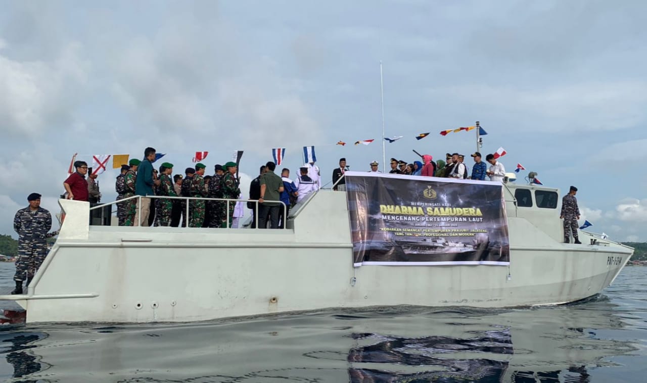 Peringati Hari Dharma Samudra: Lanal Nias Tabur Bunga