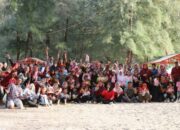 Sekretariat DPRK Banda Aceh Gelar Family Gathering Di Pantai Riting
