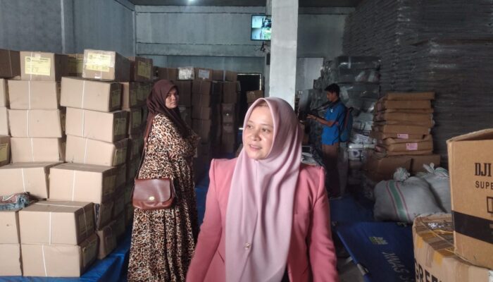 Komisioner KIP Aceh Tamiang Pantau Gudang Logistik Pemilu