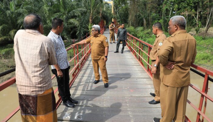 Respon Cepat, Mahyuzar Selesaikan Perbaikan Jembatan Gantung Trieng Pantang