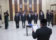 Pj Bupati Lantik Komisioner KIP Aceh Besar