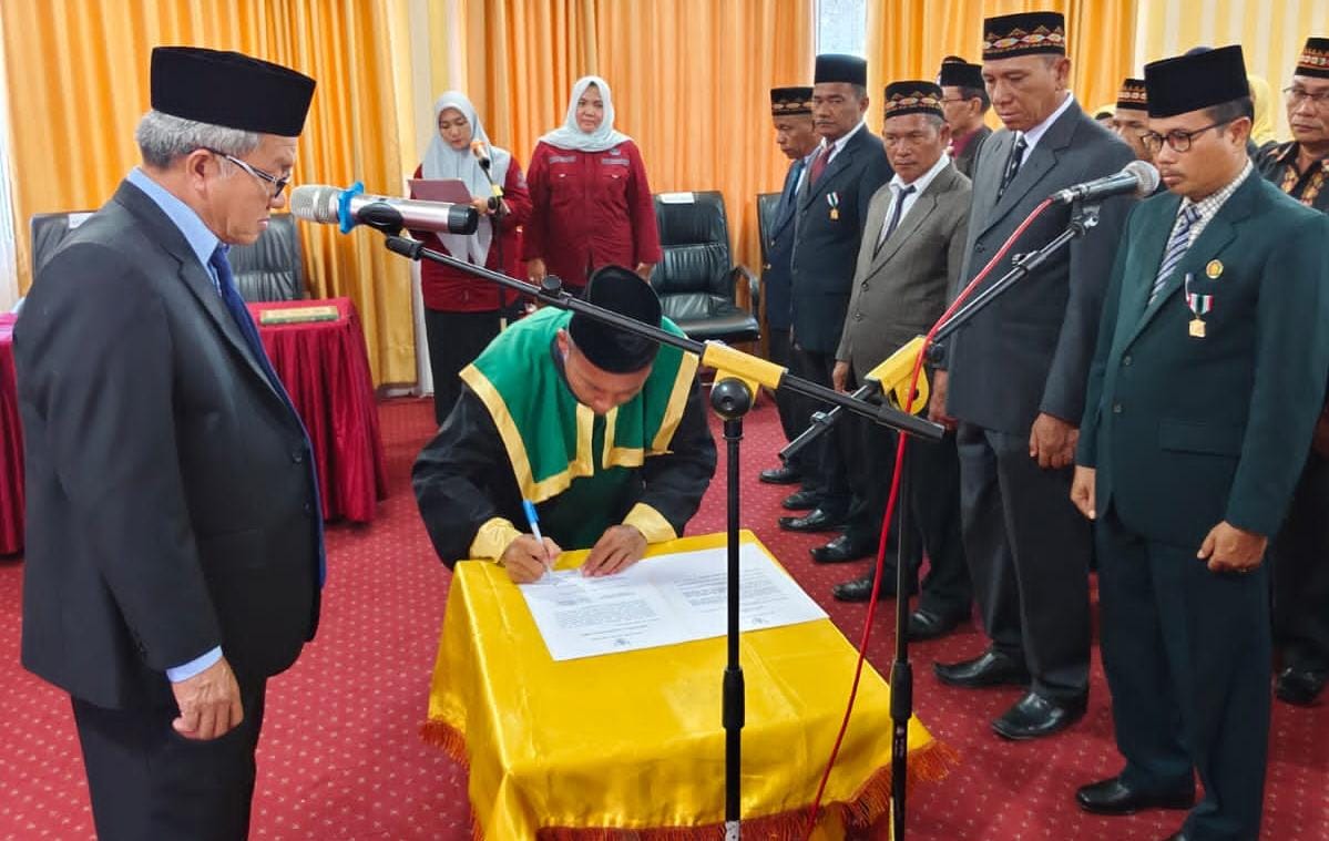 Bupati Lantik Pengurus MAA Periode 2024-2029 Bupati Lantik Pengurus MAA Periode 2024-2029