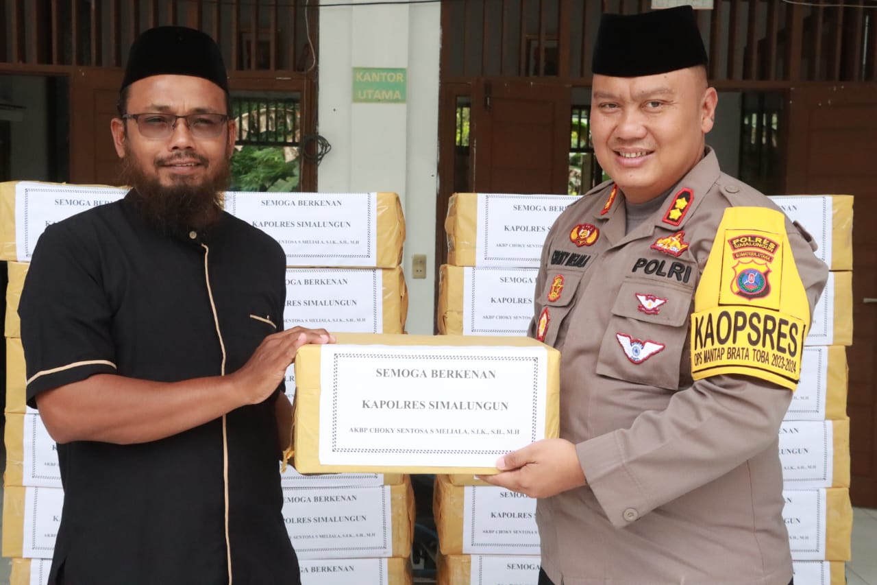 Polres Simalungun Silaturahmi Dan Salurkan Paket Sembako Ke Pesantren Al Barokah Polres Simalungun Silaturahmi Dan Salurkan Paket Sembako Ke Pesantren Al Barokah