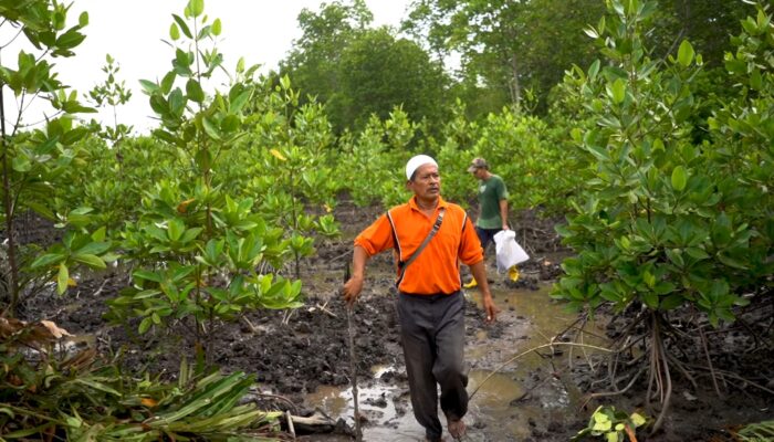 Inalum Nobatkan Azizi Local Hero Pantai Sejarah