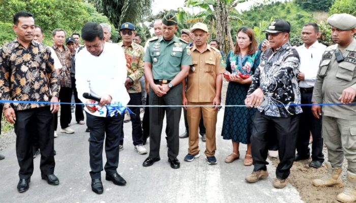 Jalan Penghubung Nagori Siboras – Nagori Saribu Jandi Diresmikan