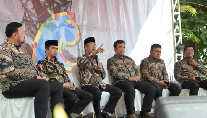 Asisten Sekda Aceh Berbagi Motivasi Raih Sukses Dengan Siswa SMAN 10 Fajar Harapan