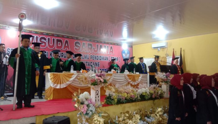 111 Mahasiswa STKIP Usman Safri Diwisuda