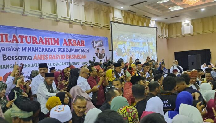 Dapat Dukungan Warga Minang, Anies Ajak Terus Bergerak Menangkan AMIN