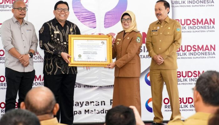 Pemko P.Siantar Raih Zona Hijau Kategori B Opini Kualitas Tinggi Dari Ombudsman RI