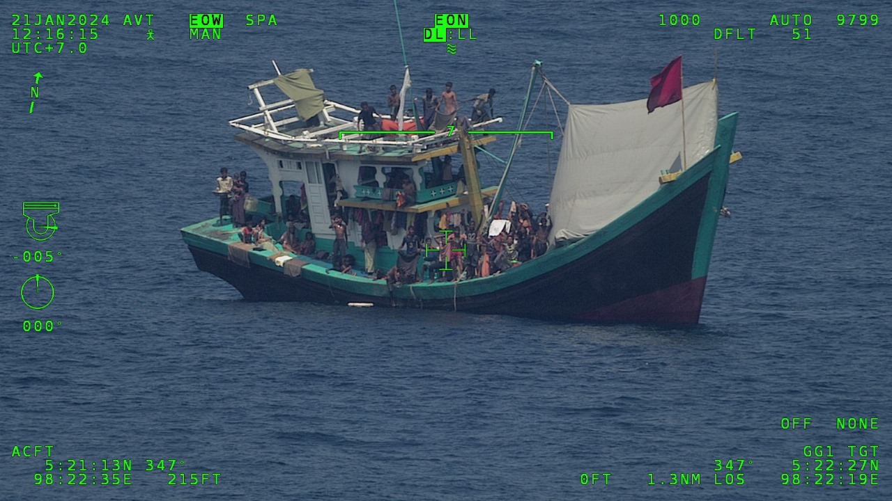 Cegah Masuknya Etnis Rohingya, Polisi Razia Kapal Nelayan Di Perairan Selat Malaka Cegah Masuknya Etnis Rohingya, Polisi Razia Kapal Nelayan Di Perairan Selat Malaka