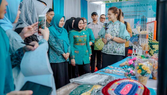Cegah Kanker Serviks, Ny Kahiyang Ayu Minta Setiap Lingkungan Disediakan Rumah IVA Test