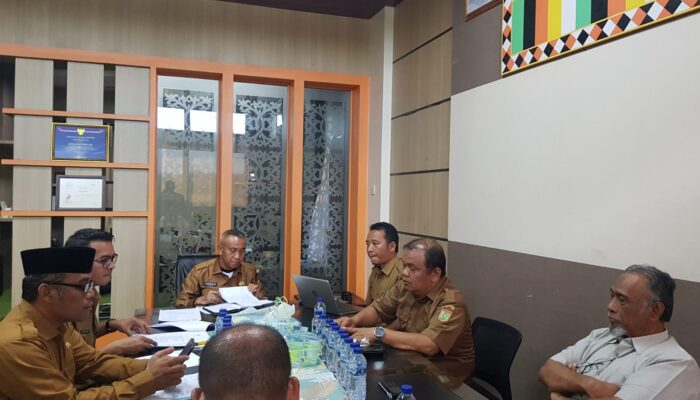 Sekda Subulussalam Pimpin Rapat Pembina Yayasan Assilmi