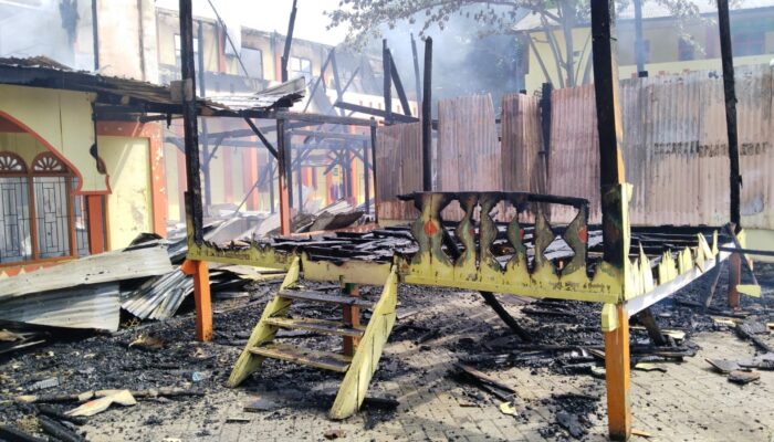 Pondok Pesantren Babul Maqfirah Cot Keueng Terbakar