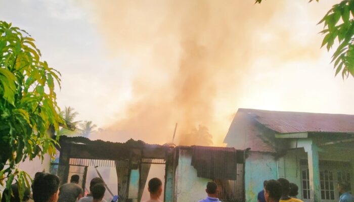Satu Rumah Warga Abdya Ludes Terbakar
