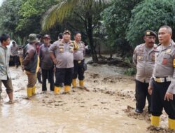Kapolres Palas Tinjau Lokasi Banjir Di Desa Pintu Padang