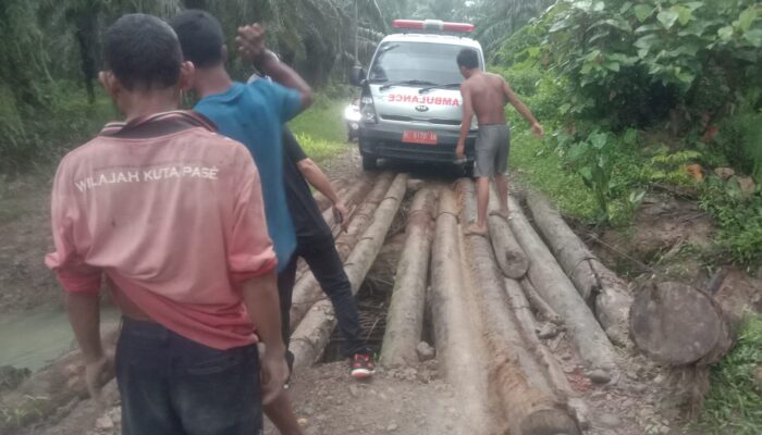 Warga Aceh Utara Kesulitan Evakuasi Korban Meninggal Dari Kawasan Terisolir