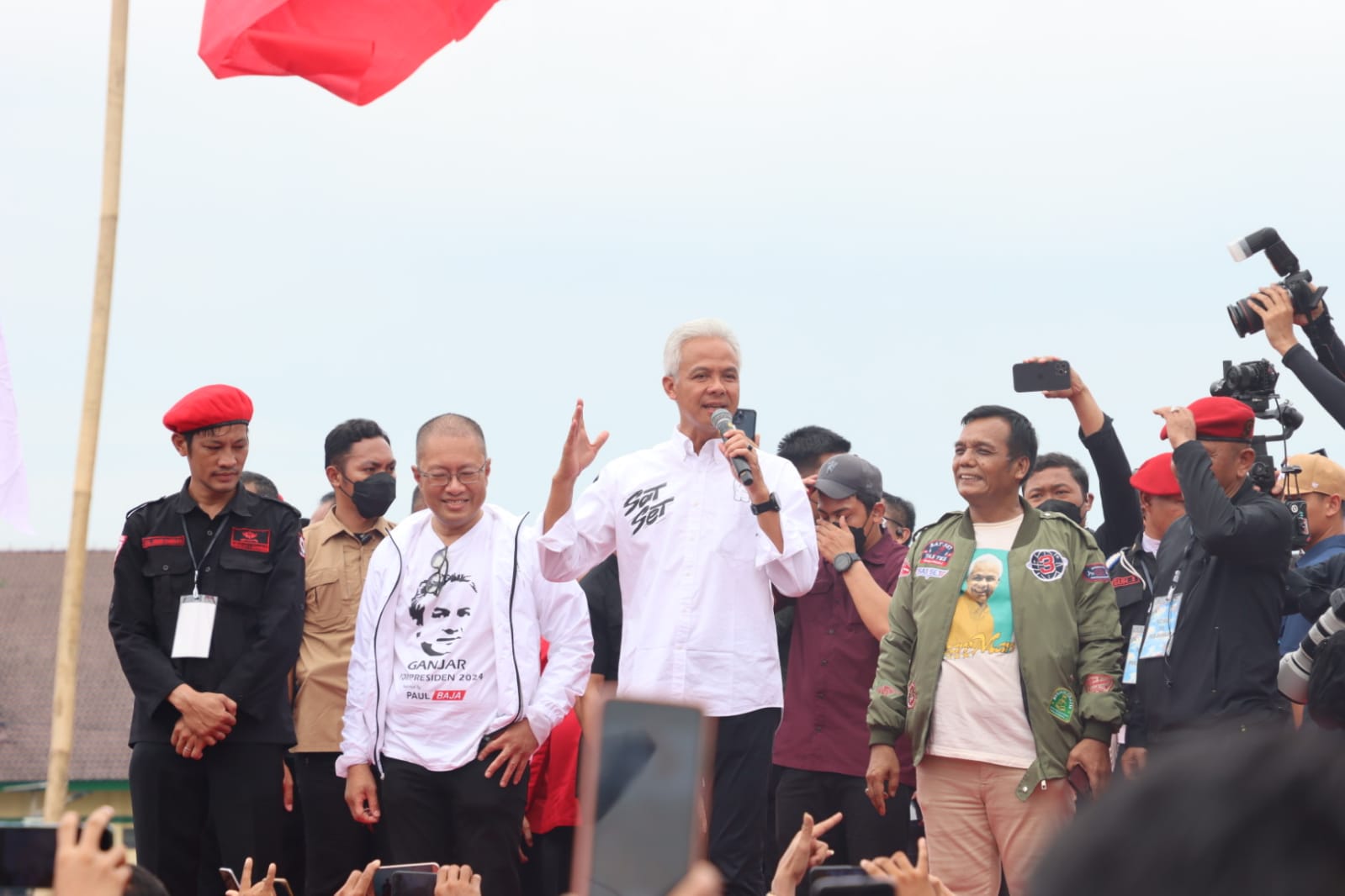 Ganjar - Mahfud Putihkan Kredit Macet Petani Dan Nelayan