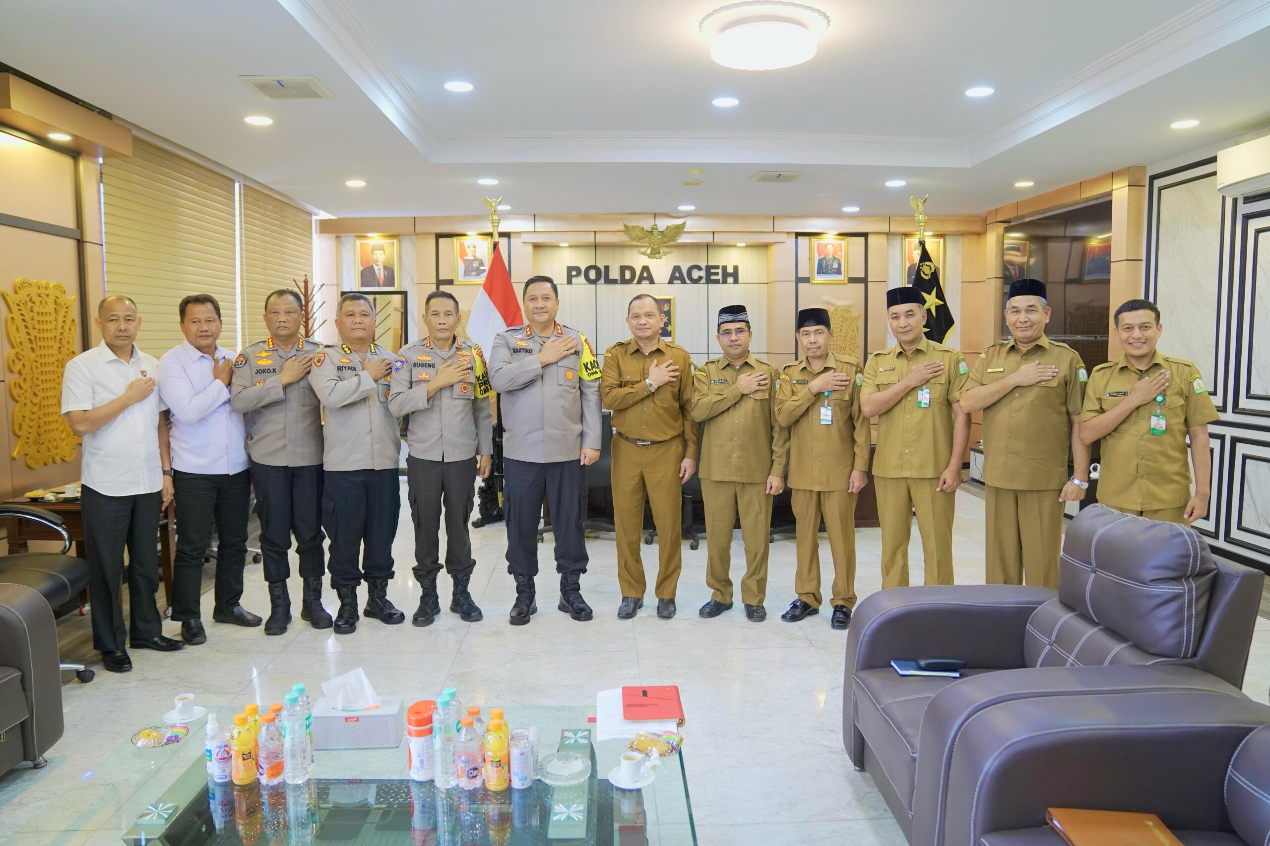 Kadisdik Dayah Aceh Audiensi Dengan Kapolda Aceh Kadisdik Dayah Aceh Audiensi Dengan Kapolda Aceh
