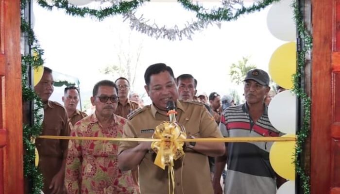 Bupati Eddy Keleng Ate Berutu Resmikan Kantor Desa Pegagan Julu VII