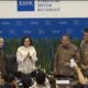 Menteri Keuangan selaku ketua KSSK, bersama dengan Gubernur Bank Indonesia (BI), Ketua Dewan Komisioner Otoritas Jasa Keuangan (OJK) dan Ketua Dewan Komisioner Lembaga Penjamin Simpanan (LPS) dalam konferensi KSSK pertama di tahun 2024.