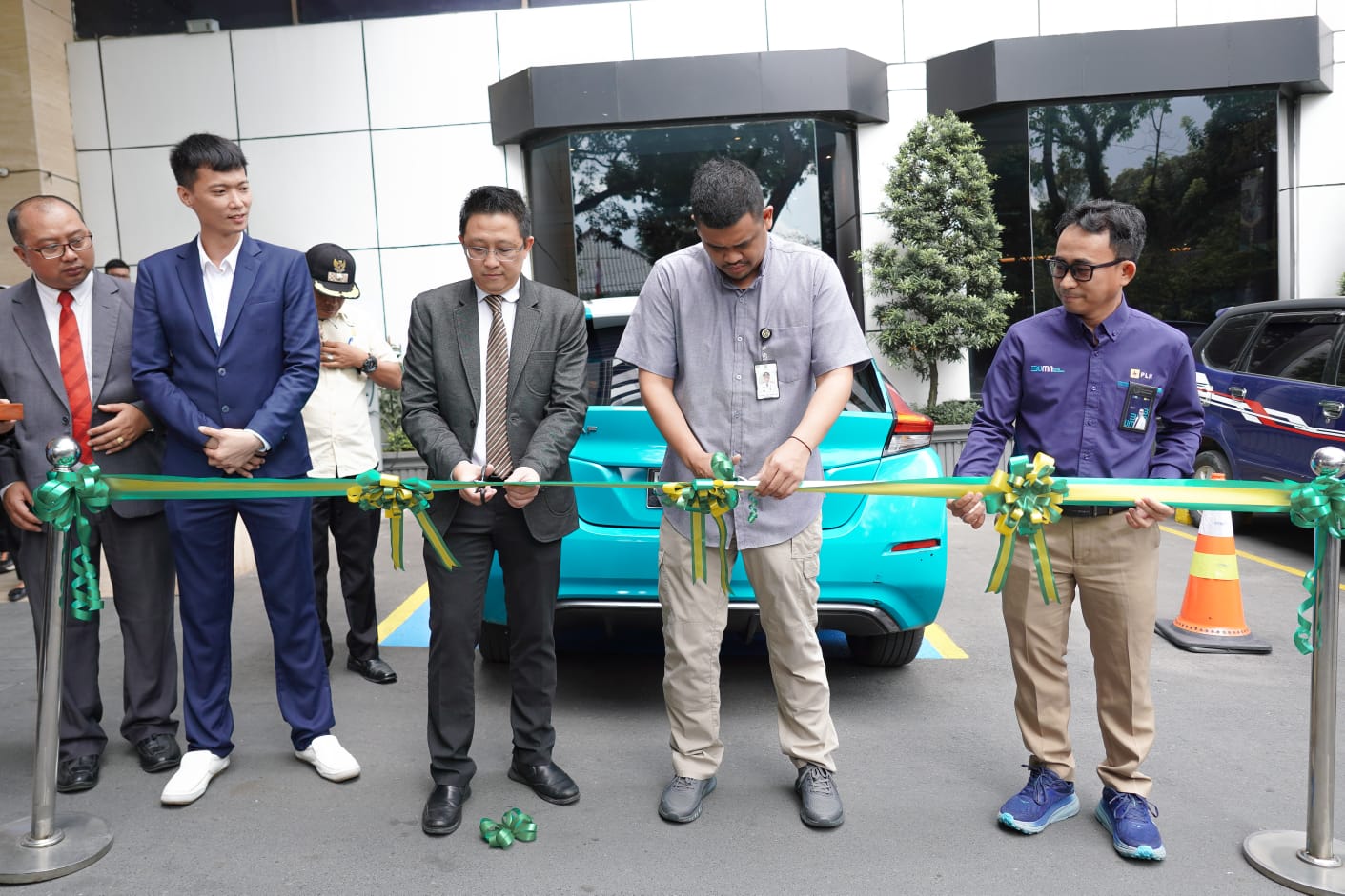 Pertama Di Medan, Bobby Nasution Luncurkan EV Charging Station Di Hotel