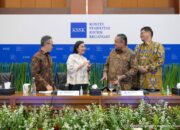 Gubernur Bank Indonesia (BI), Perry Warjiyo dalam Konferensi KSSK (Komite Stabilitas Sistem Keuangan) bersama Menteri Keuangan selaku ketua KSSK, Ketua Dewan Komisioner Otoritas Jasa Keuangan (OJK) dan Ketua Dewan Komisioner Lembaga Penjamin Simpanan (LPS) di Jakarta, Selasa (30/1).