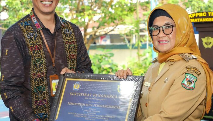 Pemko P.Siantar Raih Penghargaan DBH CHT Terbaik I