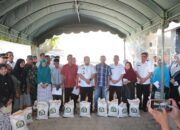 Pj Bupati Aceh Besar Lauching Penyaluran Bantuan Pangan Cadangan Beras Tahap I 2024