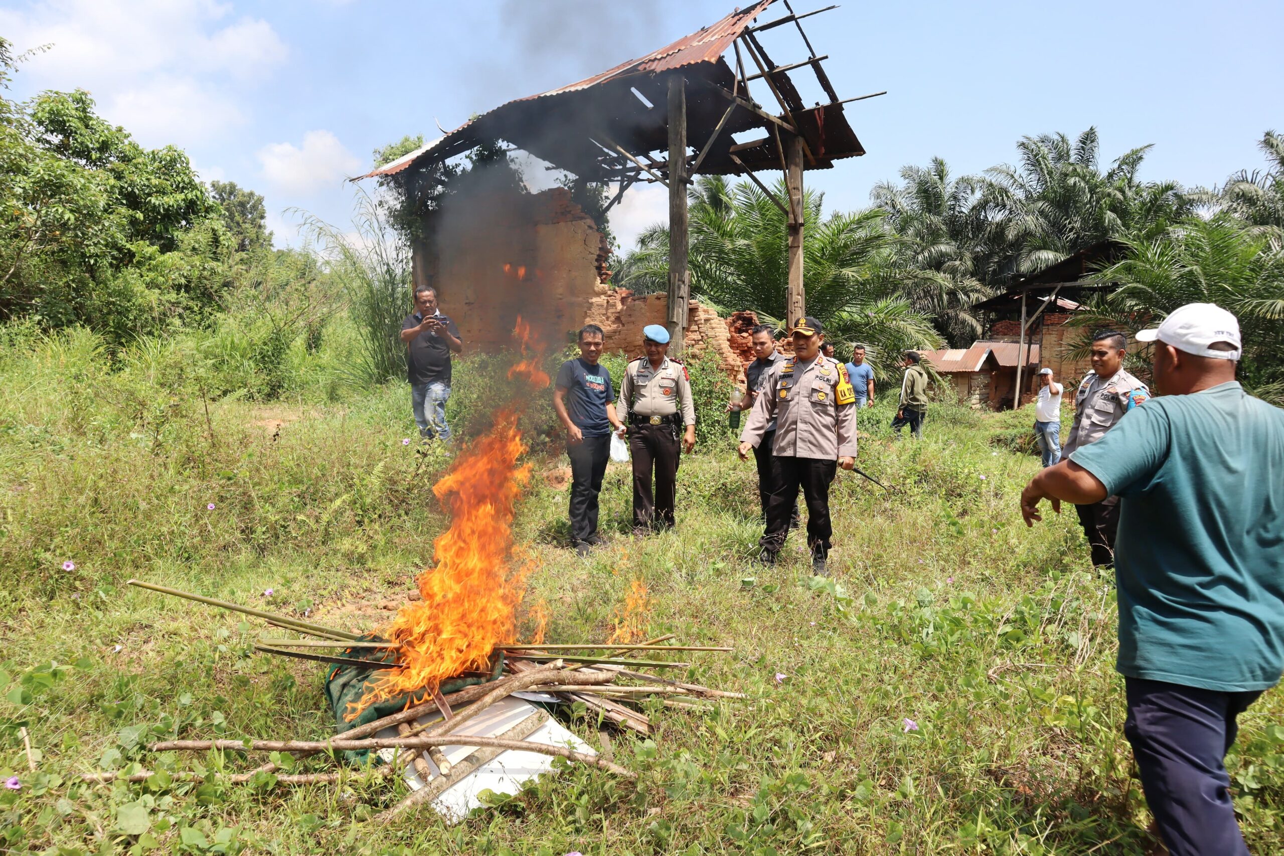 Grebek Lapak Narkoba, Kapolres Sidimpuan Amankan 3 Pria